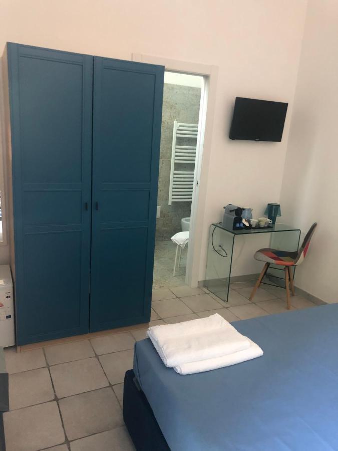 B&B Neptunia fronte mare Torre Specchia Ruggeri Exterior foto