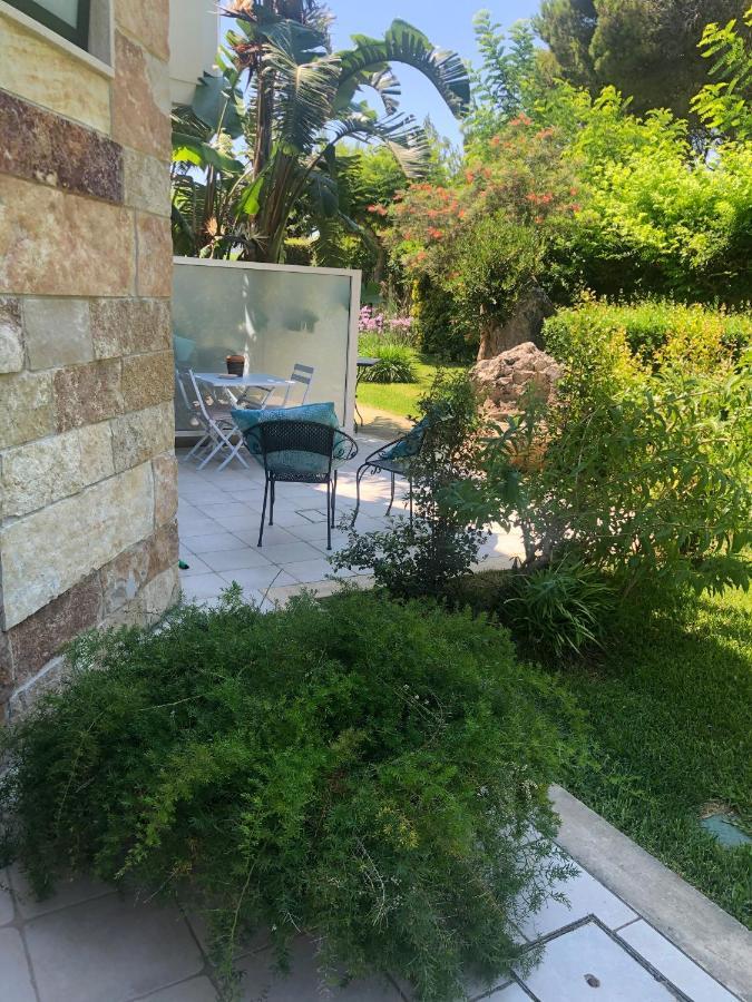 B&B Neptunia fronte mare Torre Specchia Ruggeri Exterior foto
