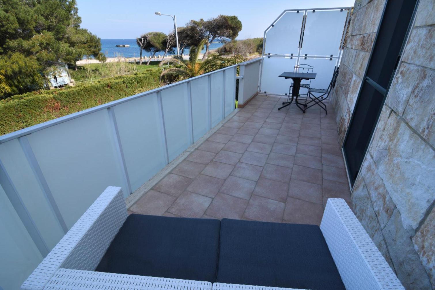 B&B Neptunia fronte mare Torre Specchia Ruggeri Exterior foto