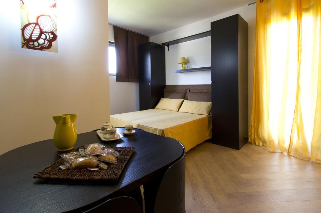 B&B Neptunia fronte mare Torre Specchia Ruggeri Exterior foto