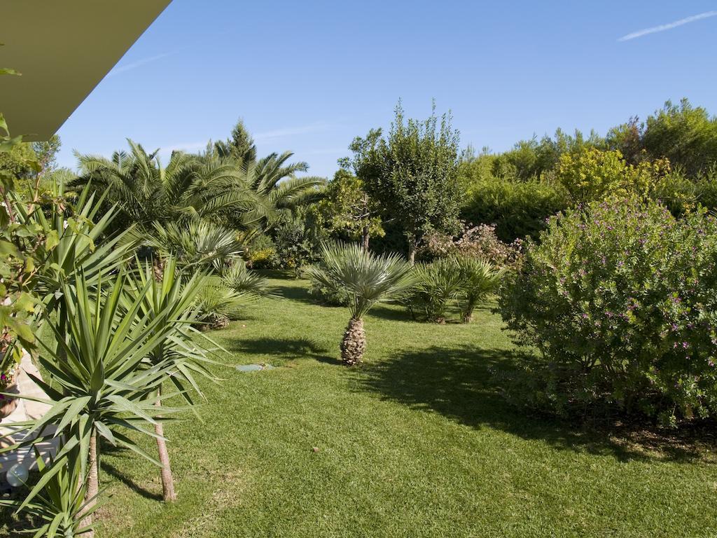 B&B Neptunia fronte mare Torre Specchia Ruggeri Exterior foto