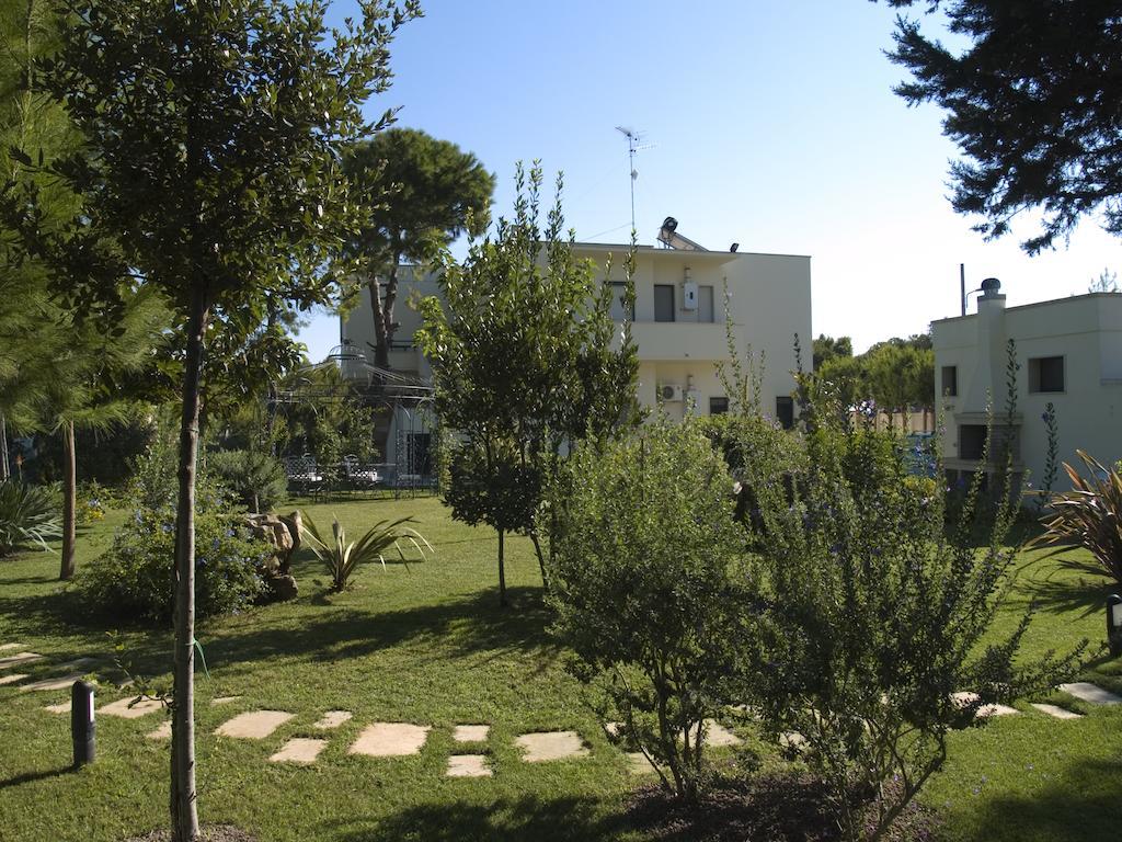 B&B Neptunia fronte mare Torre Specchia Ruggeri Exterior foto