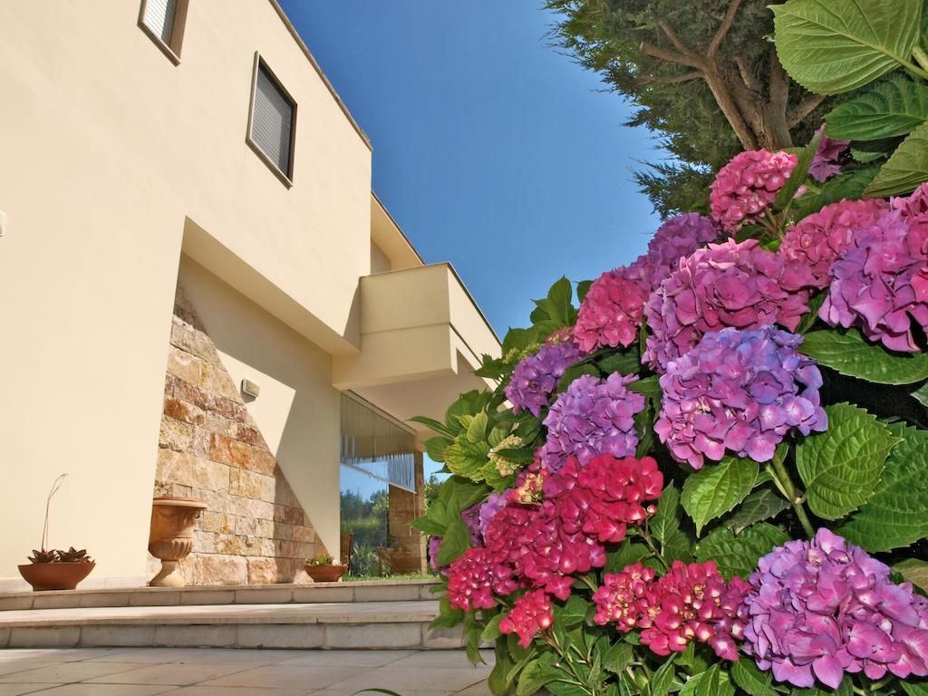 B&B Neptunia fronte mare Torre Specchia Ruggeri Exterior foto