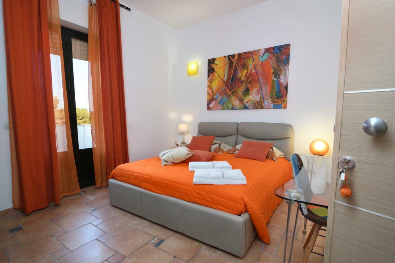 B&B Neptunia fronte mare Torre Specchia Ruggeri Exterior foto