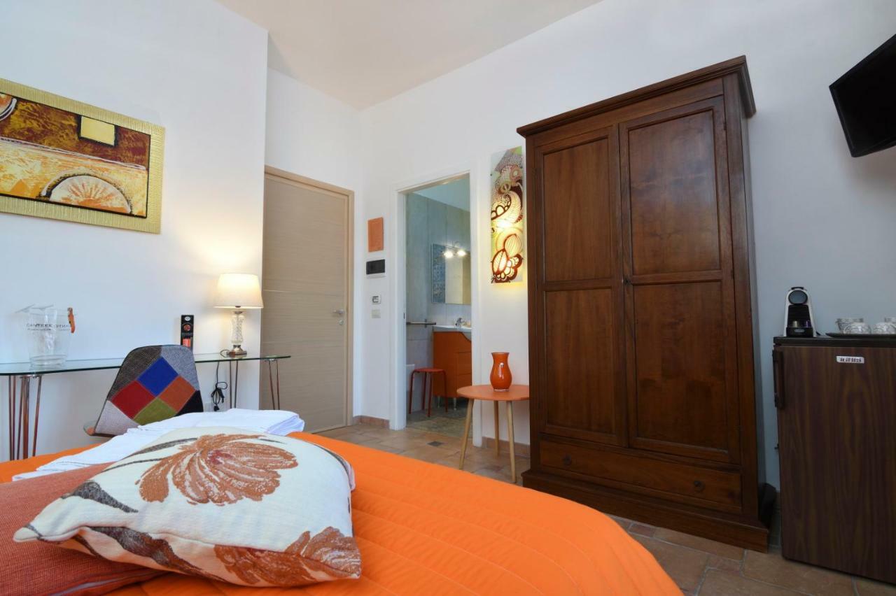 B&B Neptunia fronte mare Torre Specchia Ruggeri Exterior foto