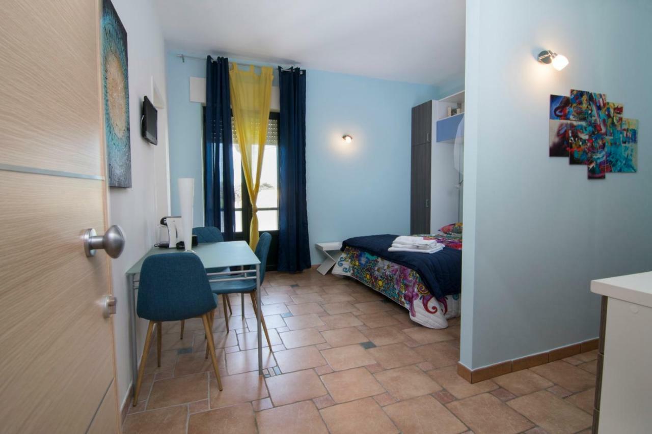B&B Neptunia fronte mare Torre Specchia Ruggeri Exterior foto